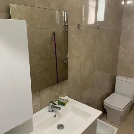 Saranda Apartments شقة *