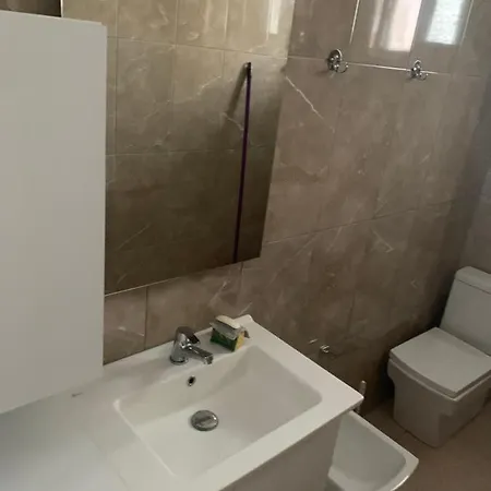 Saranda Apartments *