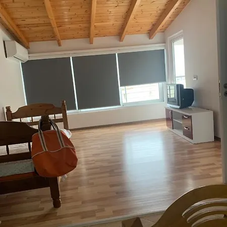 Saranda Apartments *
